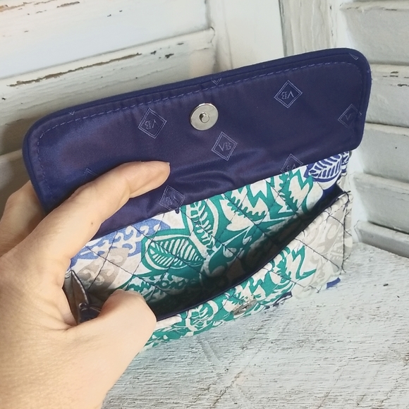 Vera Bradley Zip Around Wristlet - Picture 4 of 9